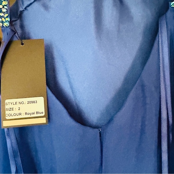 La Femme Prom Dress with Beading- Size 2 NEW - Picture 5 of 10